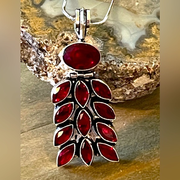 Handmade Jewelry Jewelry - Gorgeous Garnet Gemstone Handmade Boho Silver Pendant Necklace 2”